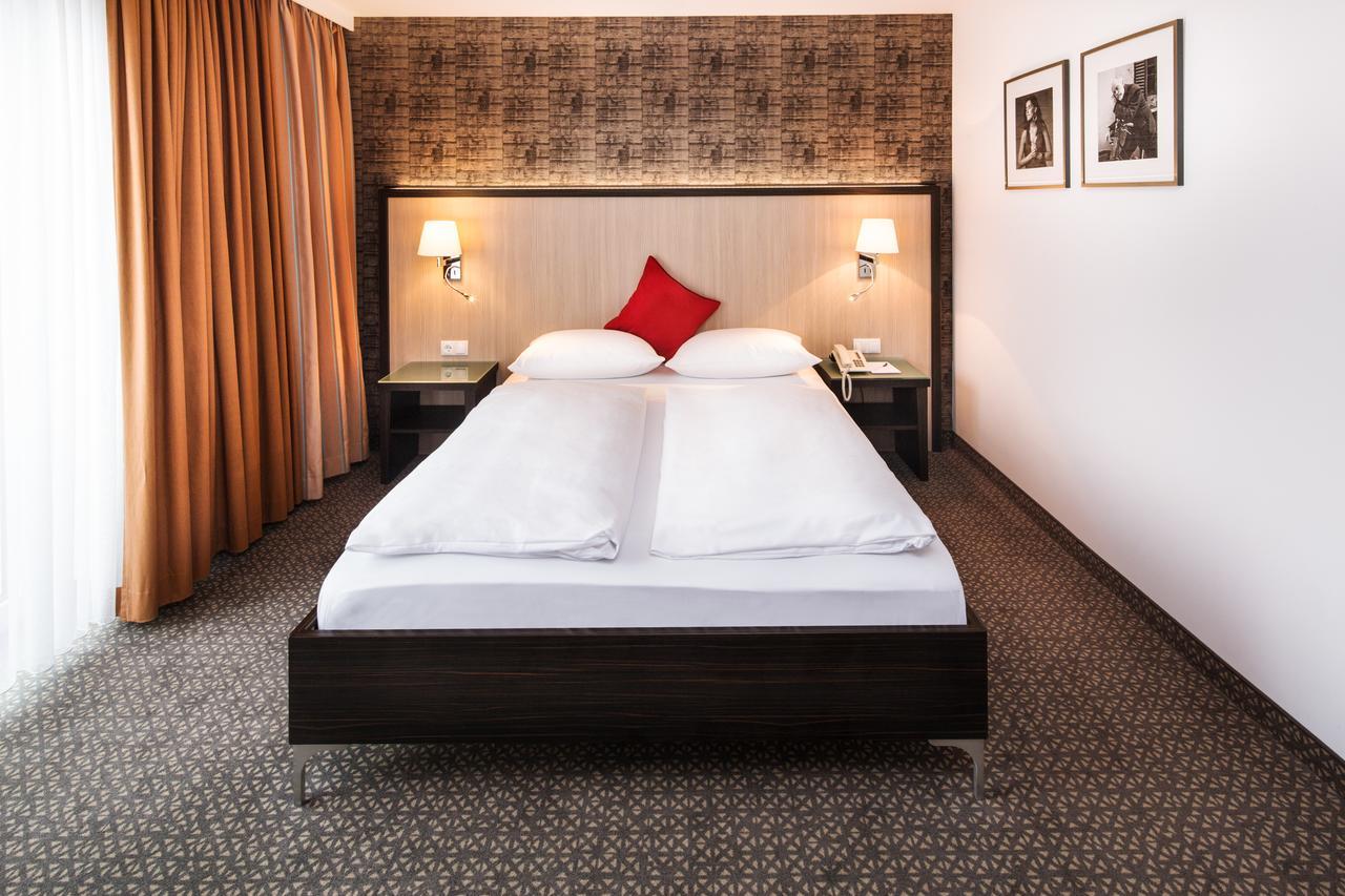 Hotel Plaza دوسبرغ المظهر الخارجي الصورة